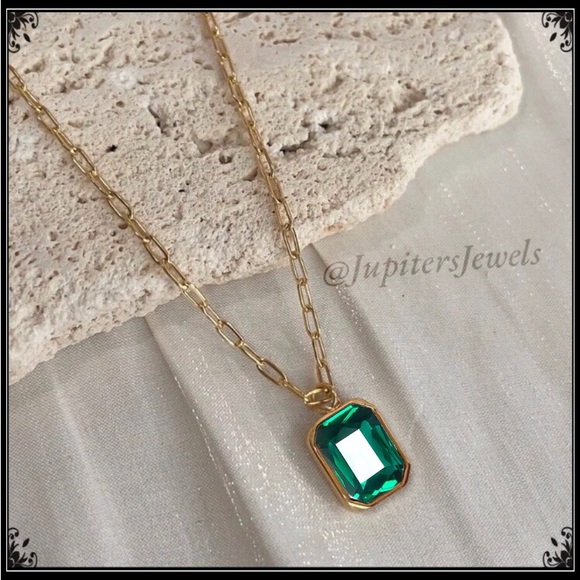 14k Gold Crystal Cut Emerald Minimalist Paperclip Necklace - Picture 3 of 9